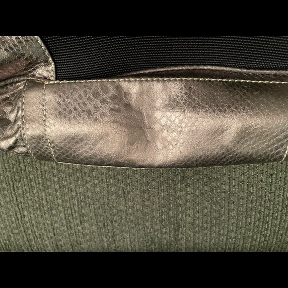 Kathy Van Zeeland Black/Silver Bag - Picture 7 of 10